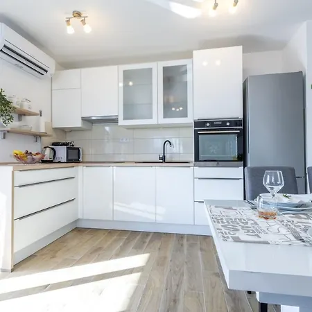 Mary Apartment